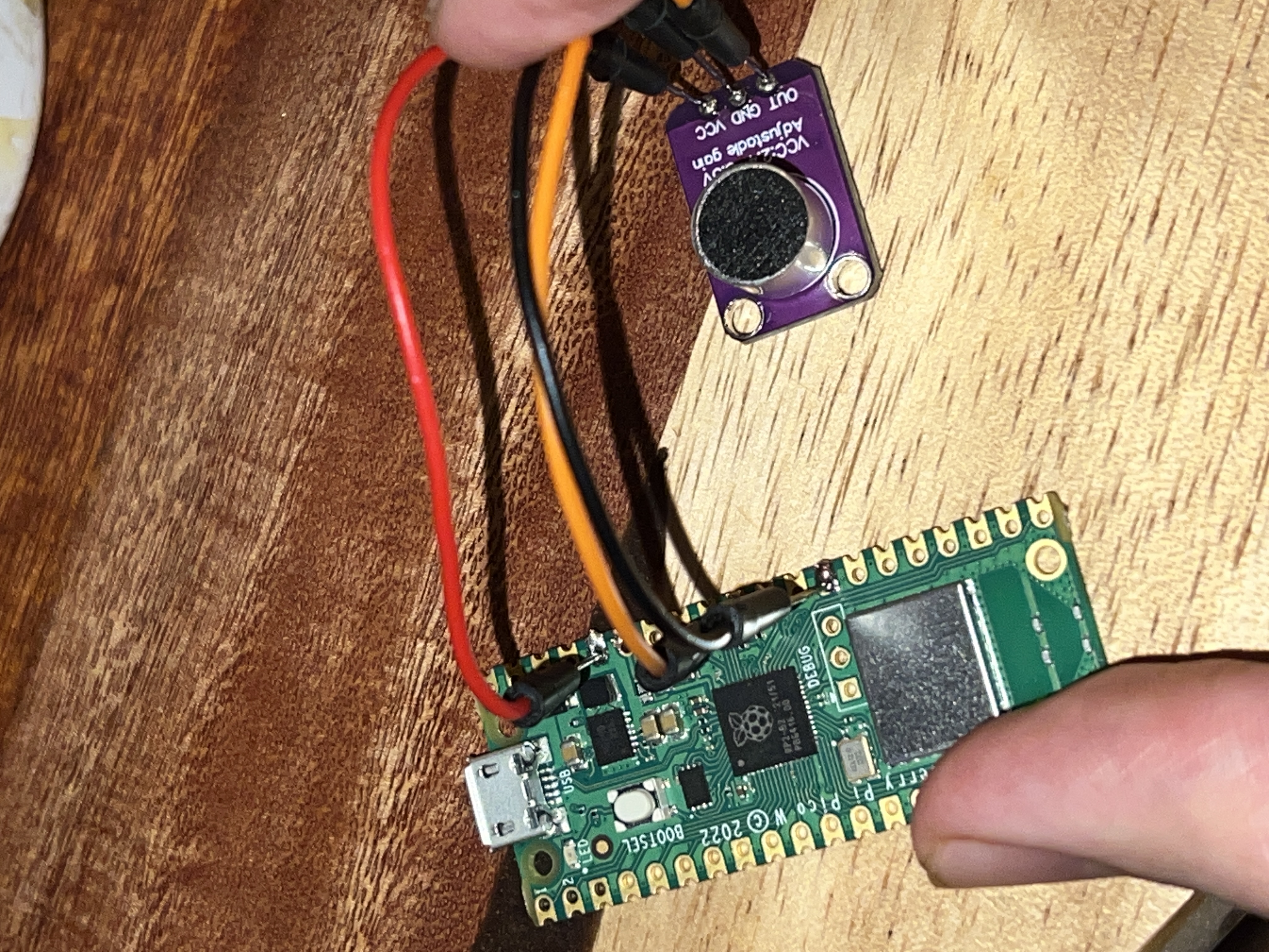 The final product, the microphone connected to Pico with soldered jumper wires.